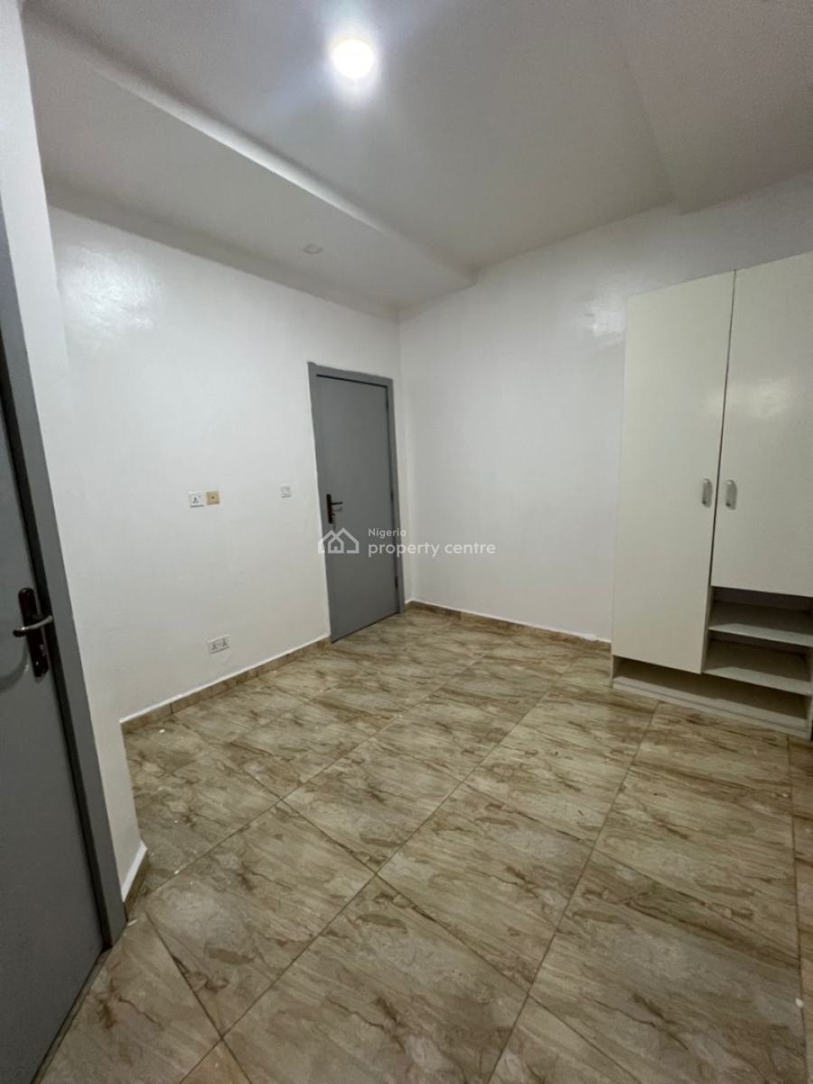 Spacious Mini Flat in a Service Estate, Orchid Road, Lafiaji, Lekki, Lagos, Mini Flat (room and Parlour) for Rent