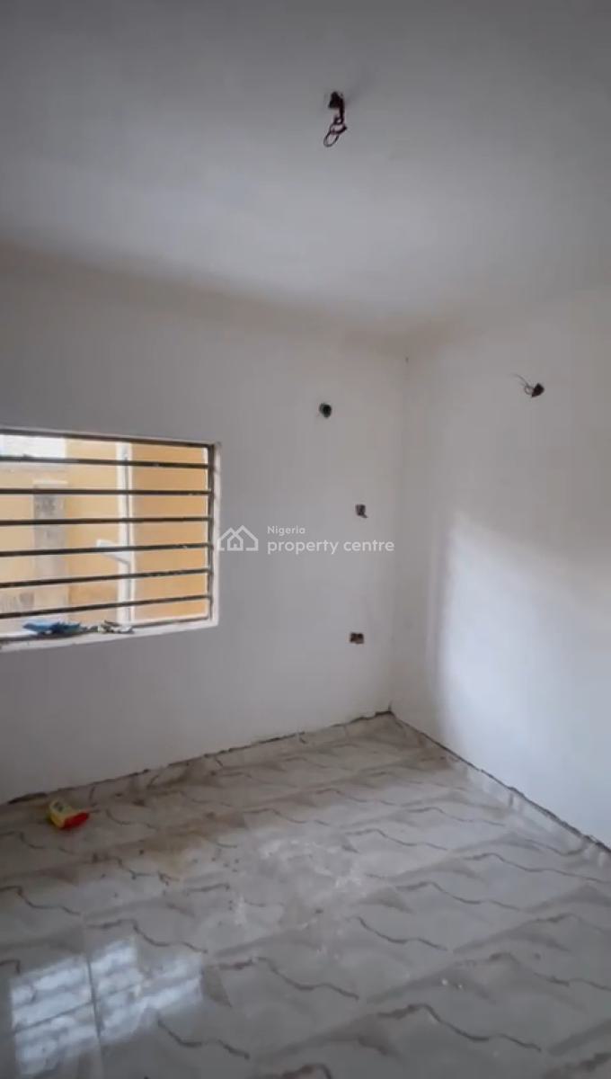 Newly Built 2 Bedroom Apartment, Shomolu, Lagos, Flat / Apartment for Rent
