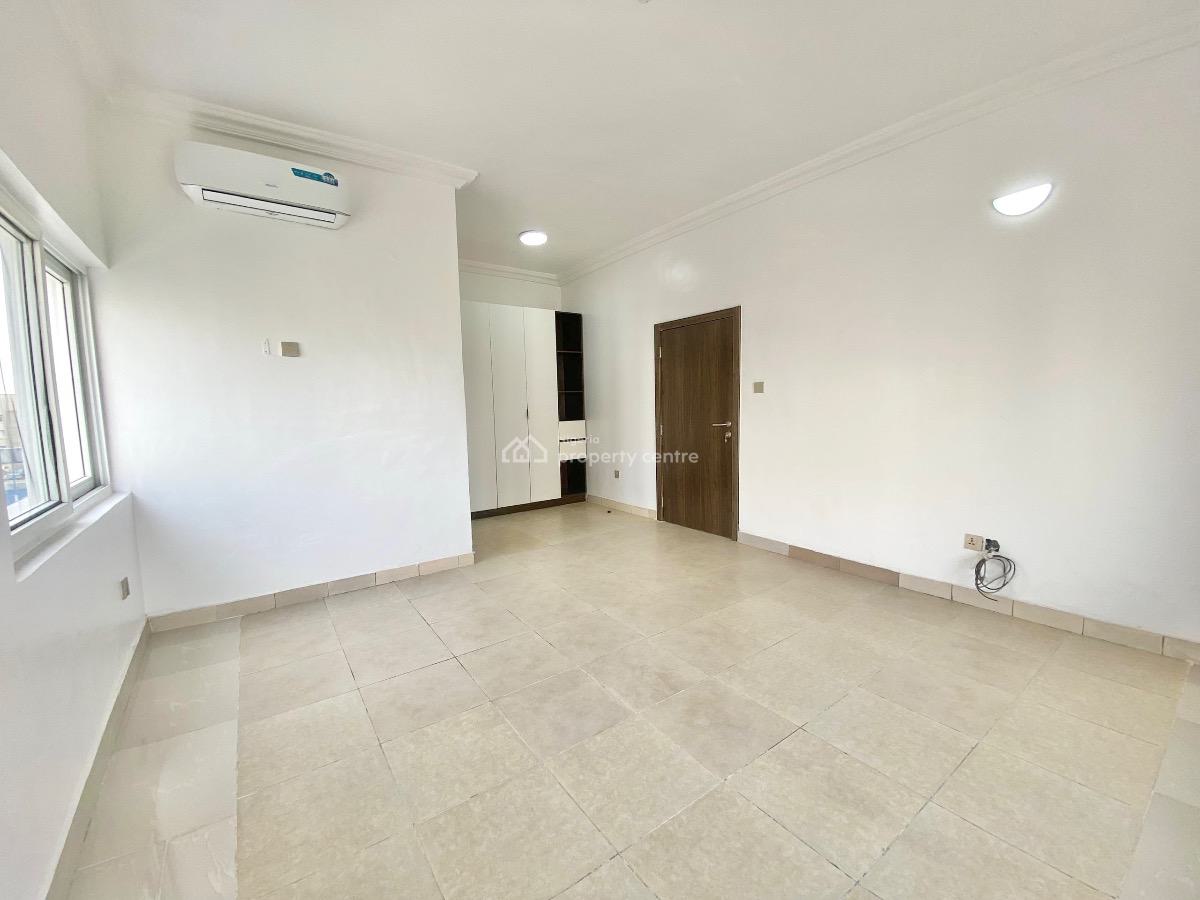 Well Built 3 Bedroom Apartment with Elevator, Gym, Swimming Pool, Lekki Phase 1, Lekki, Lagos, Flat / Apartment for Rent