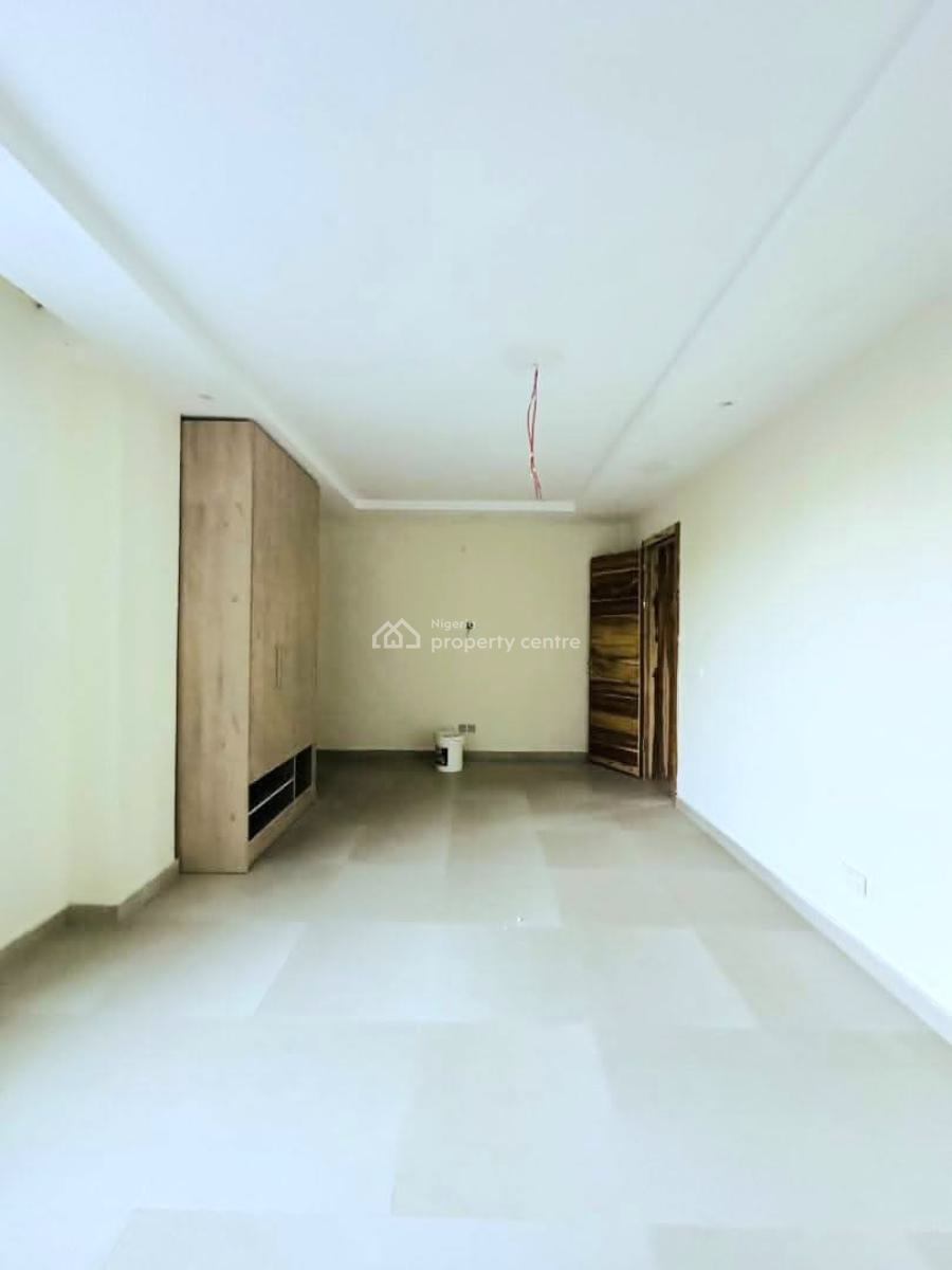 Spaciously Built 2 Bedroom Apartment, Lekki Phase 1, Lekki, Lagos, Flat / Apartment for Rent