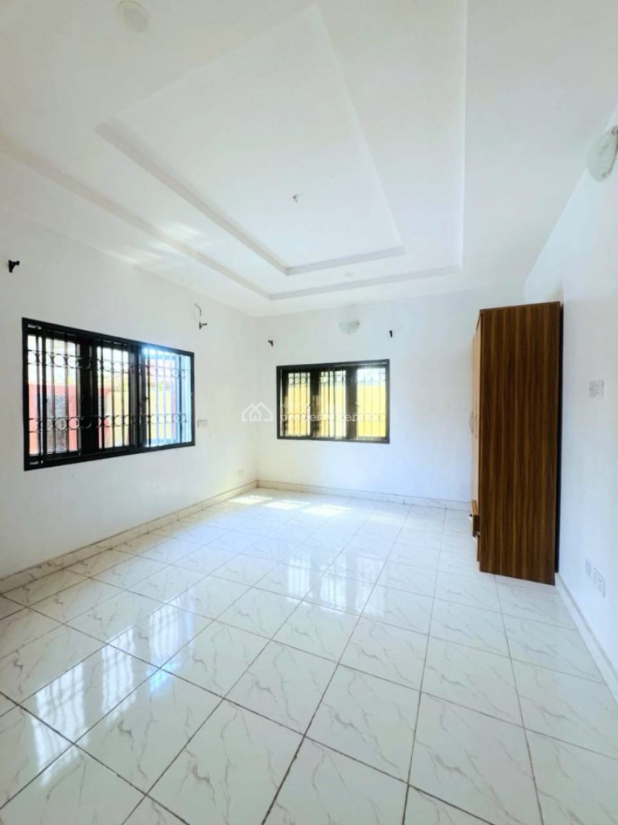 Well Built 3-bedroom Apartments, Lekki Phase 1, Lekki, Lagos, Flat / Apartment for Rent