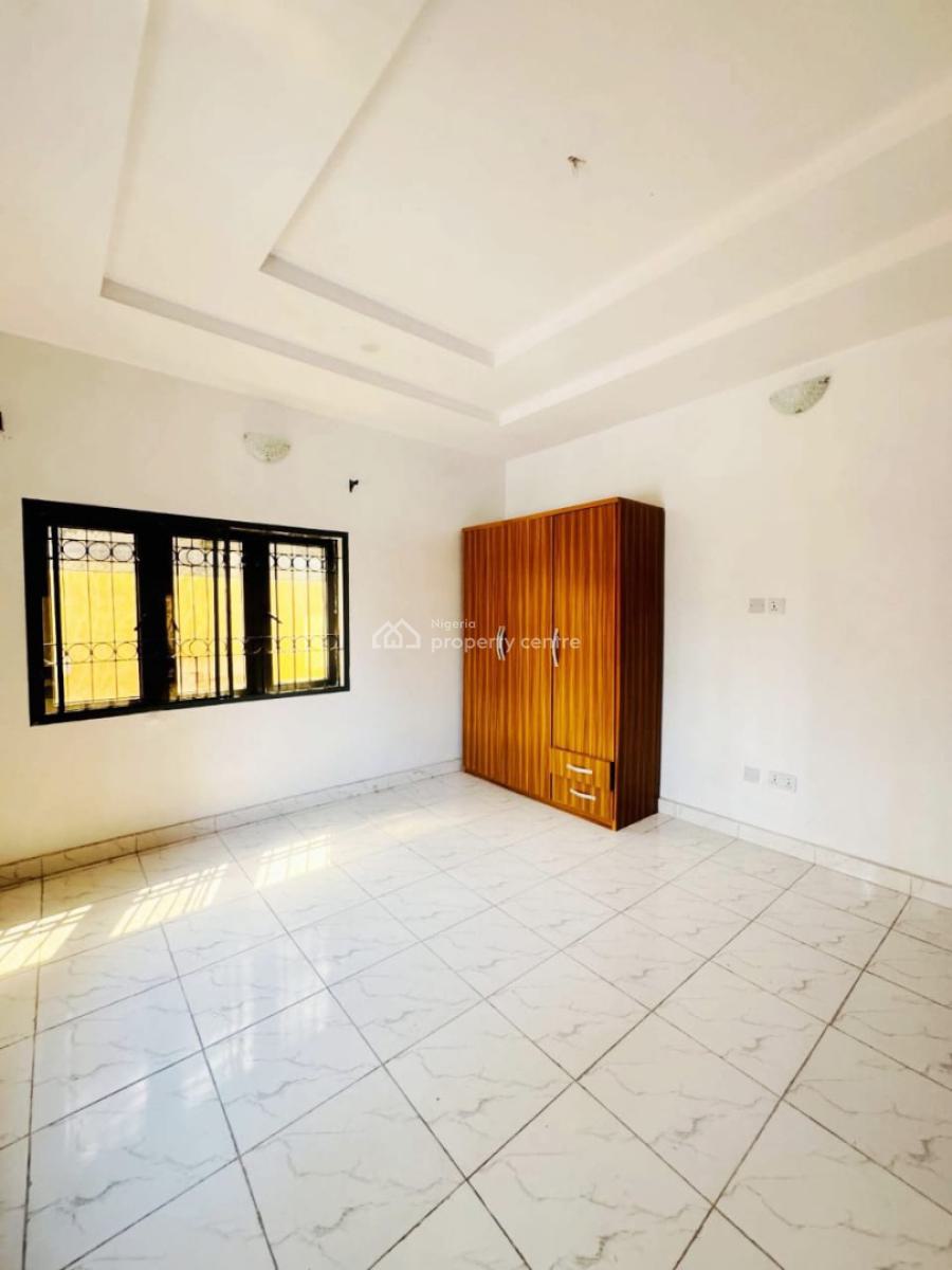 Well Built 3-bedroom Apartments, Lekki Phase 1, Lekki, Lagos, Flat / Apartment for Rent