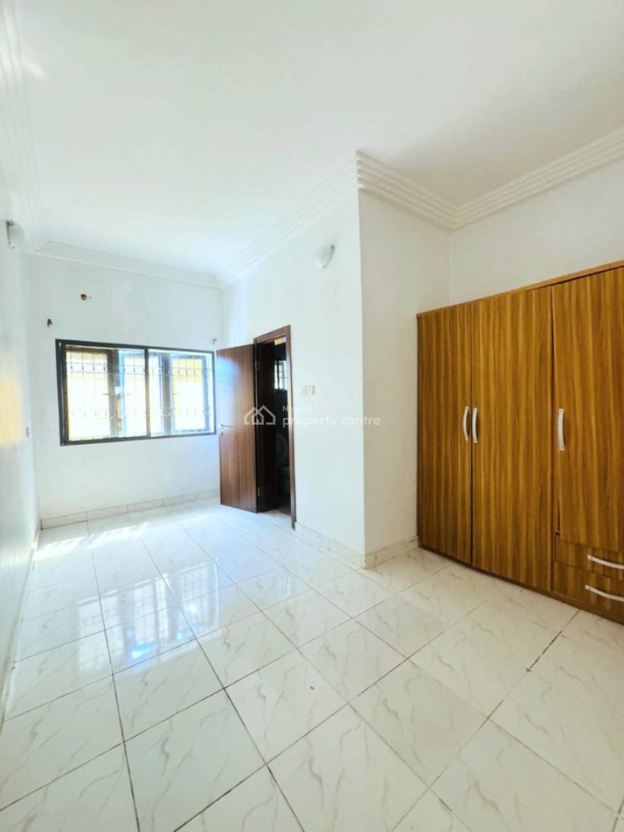 Well Built 3-bedroom Apartments, Lekki Phase 1, Lekki, Lagos, Flat / Apartment for Rent