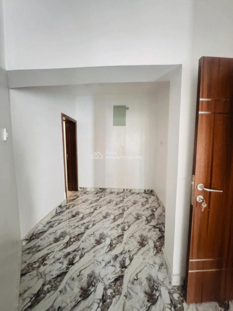 Well Built 3-bedroom Apartments, Lekki Phase 1, Lekki, Lagos, Flat / Apartment for Rent