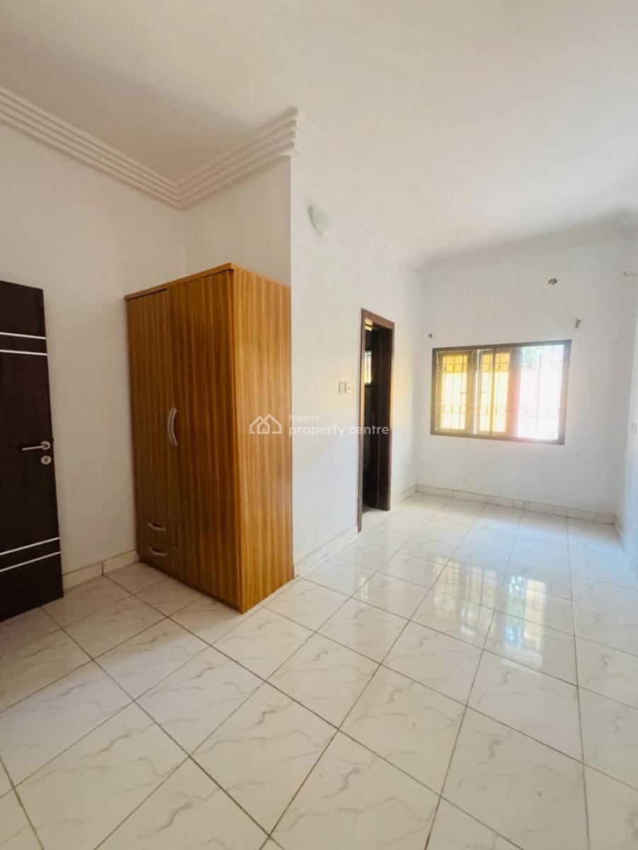 Well Built 3-bedroom Apartments, Lekki Phase 1, Lekki, Lagos, Flat / Apartment for Rent