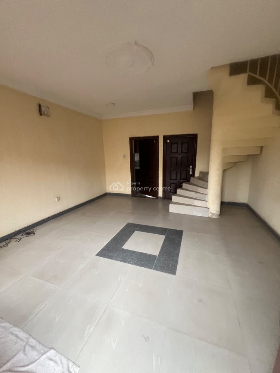 Luxury Clean 3 Bedroom Duplex, Mobil Road Ilaje, Ajah, Lagos, Terraced Duplex for Rent