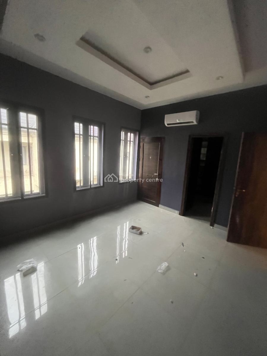 Luxury Clean 3 Bedroom Duplex, Mobil Road Ilaje, Ajah, Lagos, Terraced Duplex for Rent