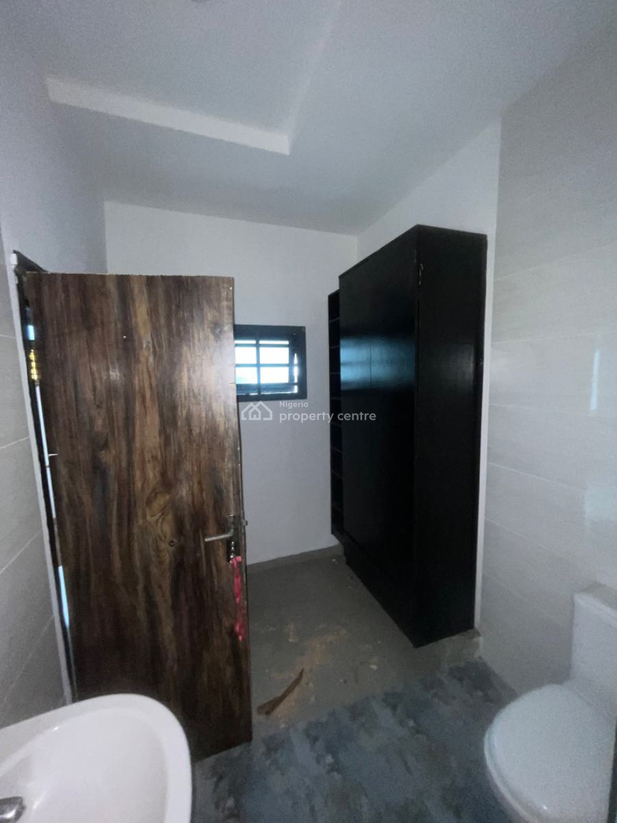 Luxury Clean 3 Bedroom Duplex, Mobil Road Ilaje, Ajah, Lagos, Terraced Duplex for Rent