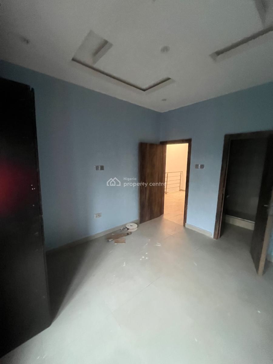 Luxury Clean 3 Bedroom Duplex, Mobil Road Ilaje, Ajah, Lagos, Terraced Duplex for Rent