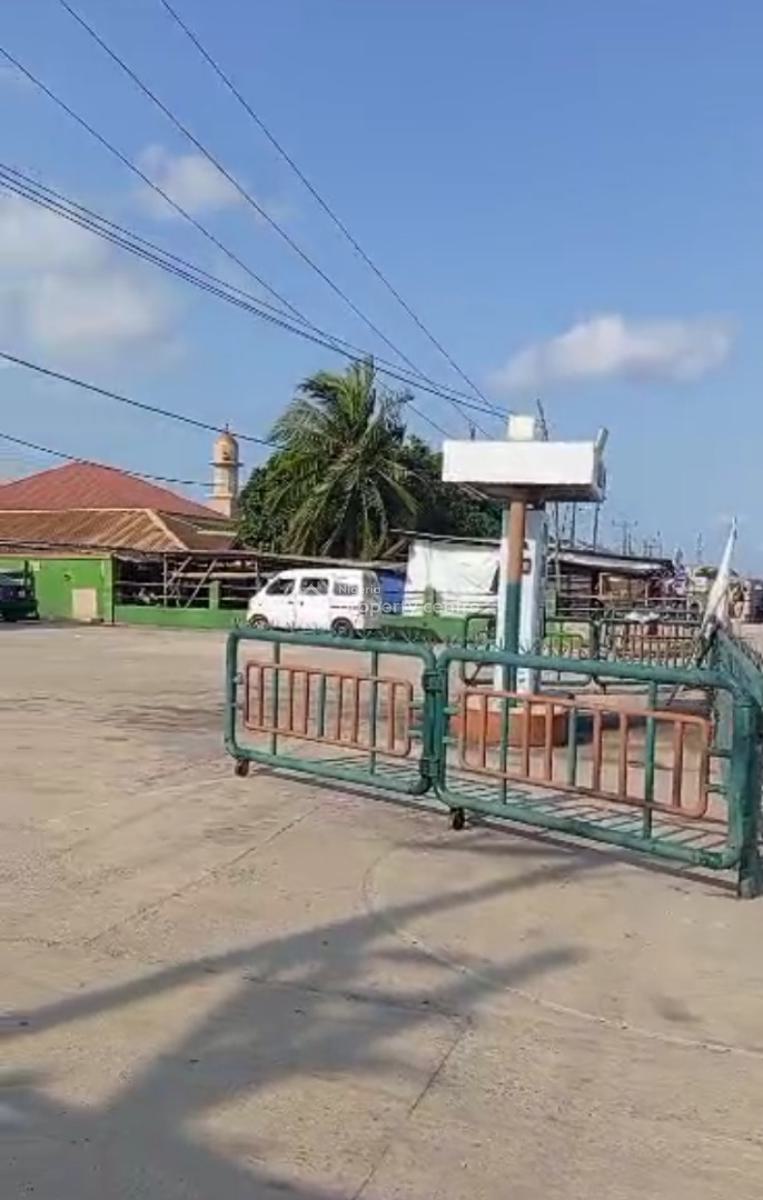 Filling Station Landsize:  2½ Plot  Features 6 Pumps 5 Underground Tank, Ibeju Lekki, Lagos, Filling Station for Sale