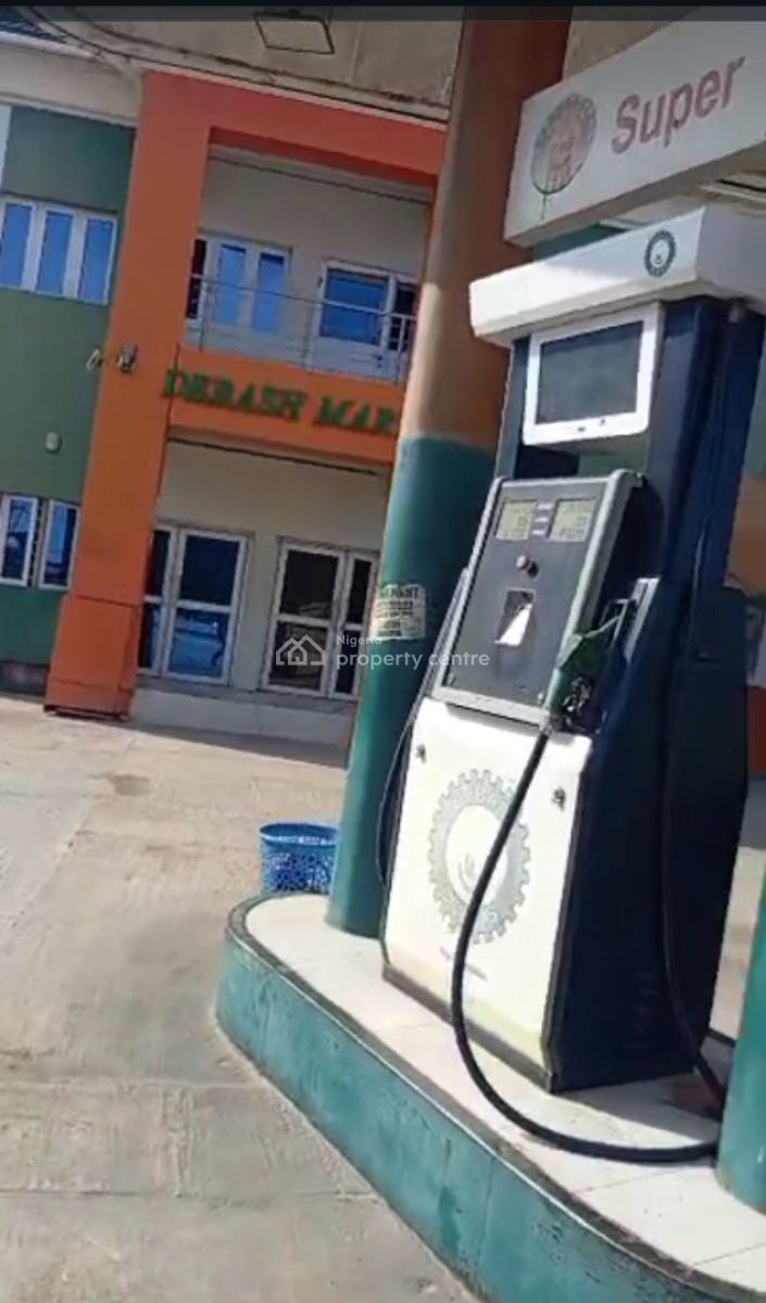 Filling Station Landsize:  2½ Plot  Features 6 Pumps 5 Underground Tank, Ibeju Lekki, Lagos, Filling Station for Sale