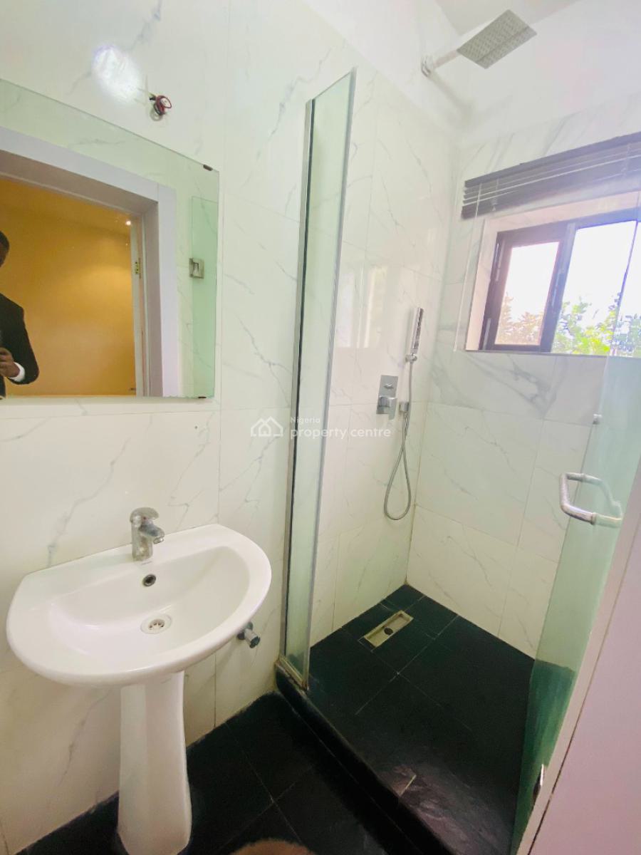 3-bedroom Flat with a Room Bq, Off Admiralty Road, Lekki Phase 1, Lekki, Lagos, Flat / Apartment for Rent