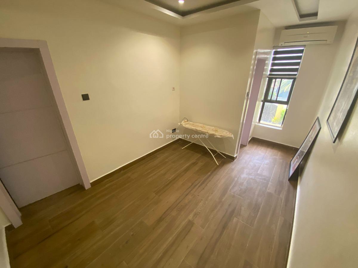 3-bedroom Flat with a Room Bq, Off Admiralty Road, Lekki Phase 1, Lekki, Lagos, Flat / Apartment for Rent