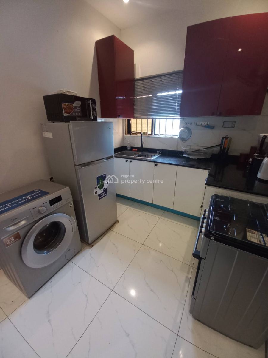 3-bedroom Flat with a Room Bq, Off Admiralty Road, Lekki Phase 1, Lekki, Lagos, Flat / Apartment for Rent