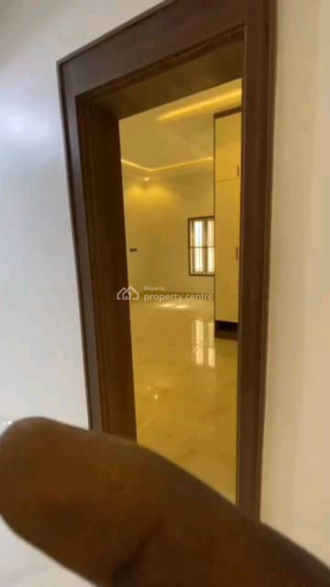 6 Bedroom Duplex with 4 Sitting Rooms and 2 Self-contain Bq, Gwarinpa, Abuja, Detached Duplex for Sale