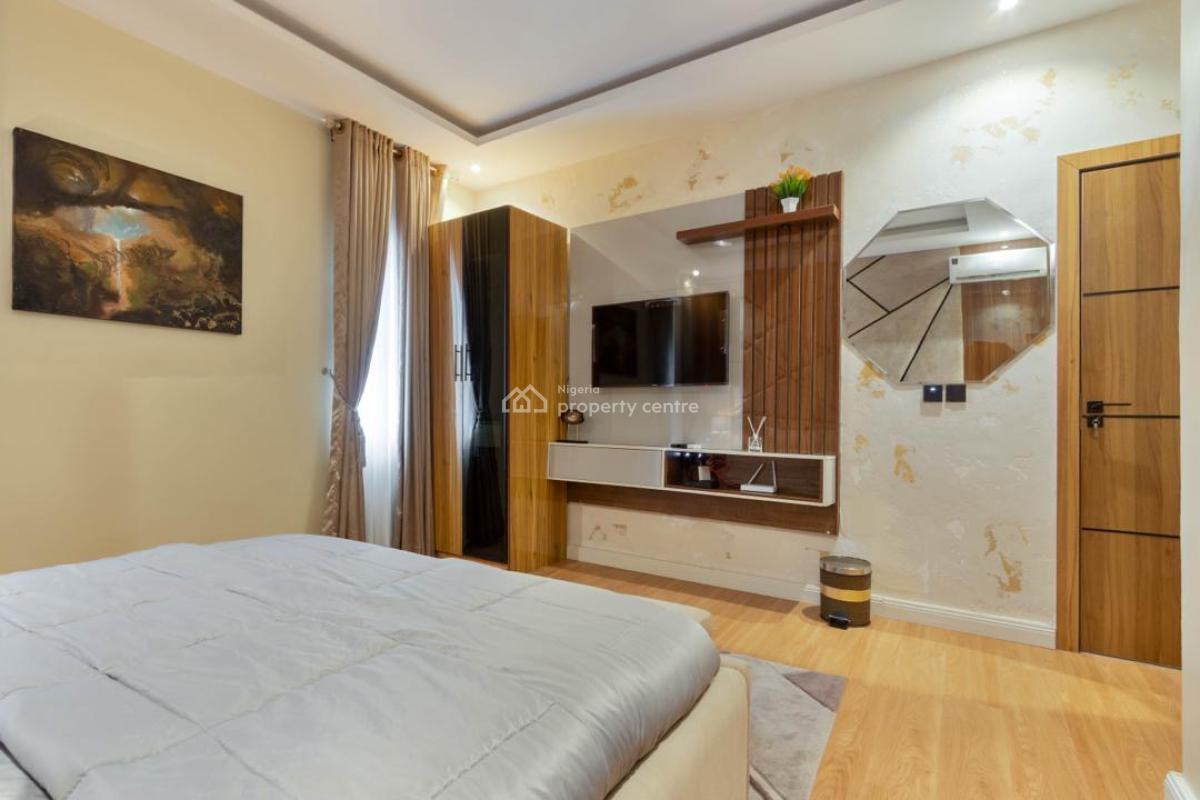 One Bedroom with Pool ,gym and Ps5, Lekki Phase 1, Lekki, Lagos, Flat / Apartment Short Let