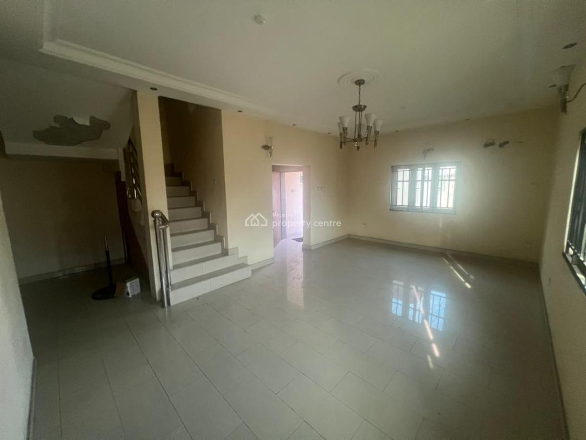 Self Compound 5 Bedroom Semi-detached with a Room Bq, Lekki Phase 1, Lekki, Lagos, Semi-detached Duplex for Rent