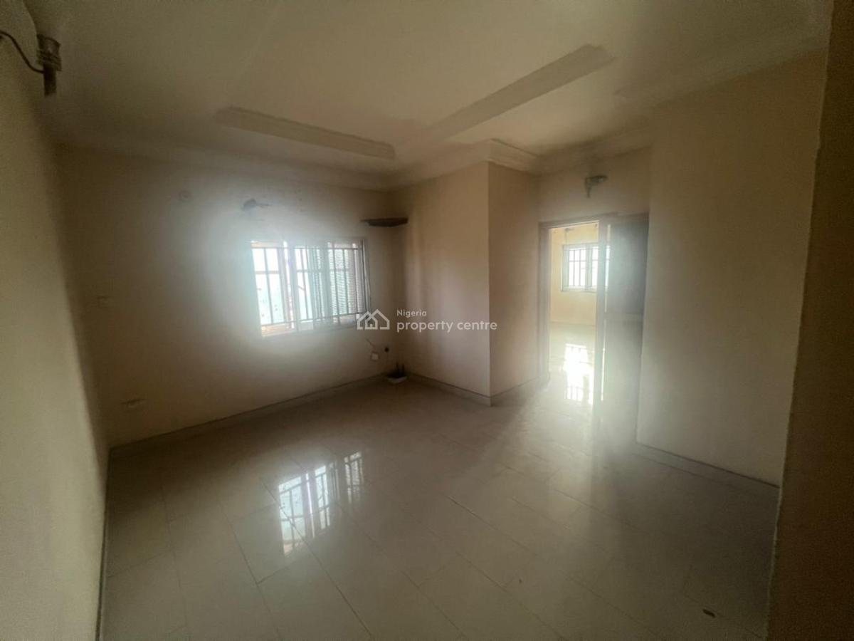 Self Compound 5 Bedroom Semi-detached with a Room Bq, Lekki Phase 1, Lekki, Lagos, Semi-detached Duplex for Rent