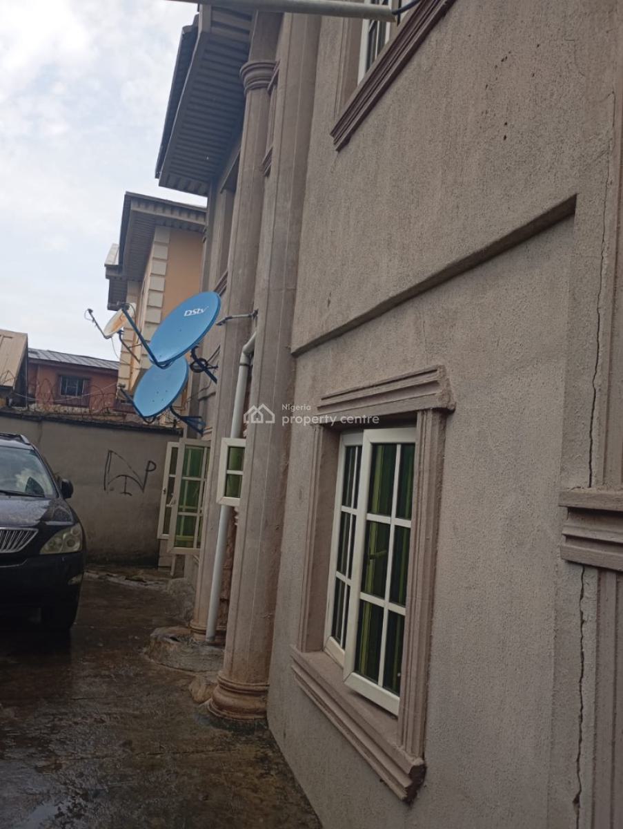 Standard Well Maintained 3 Bedroom Flat in a Serene Area, Surulere, Lagos, Flat / Apartment for Sale