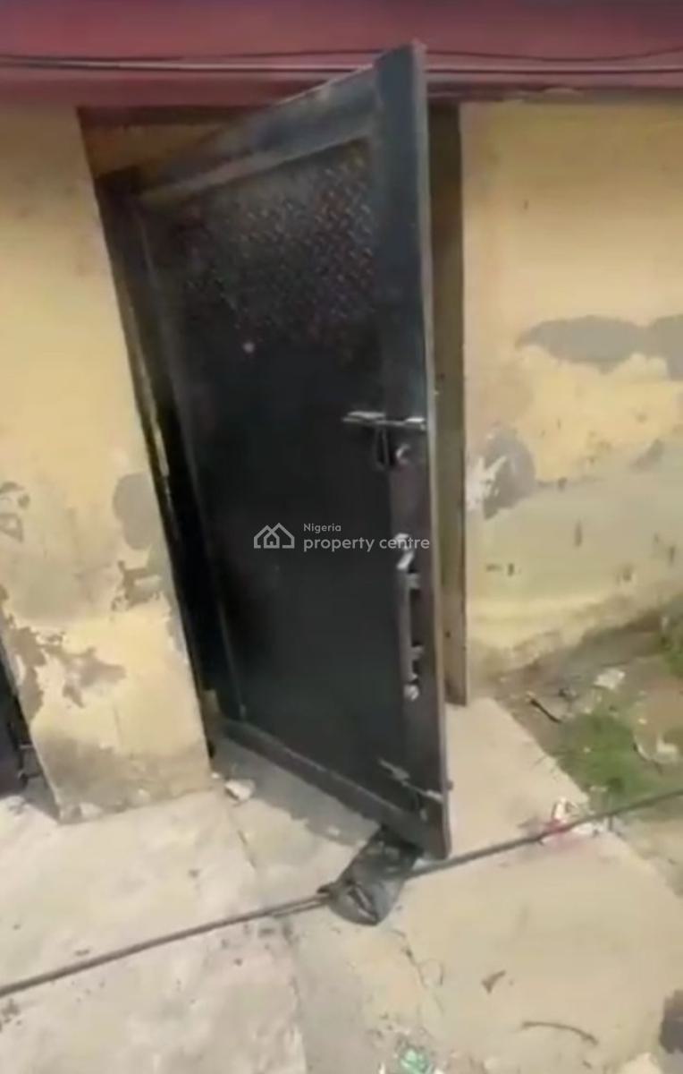 Land Measuring 1,001sqm with Dilapidated Structure, Ologolo, Lekki, Lagos, Mixed-use Land for Sale