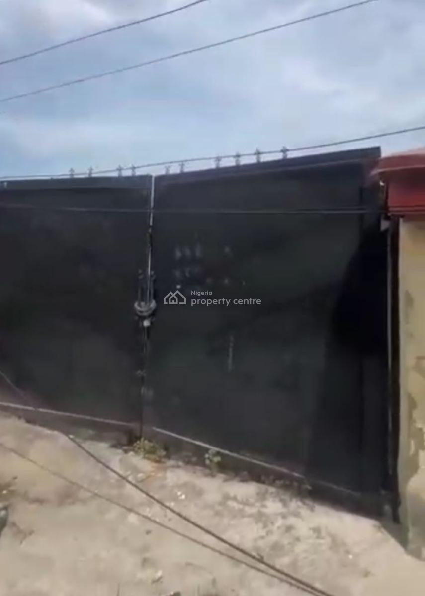 Land Measuring 1,001sqm with Dilapidated Structure, Ologolo, Lekki, Lagos, Mixed-use Land for Sale