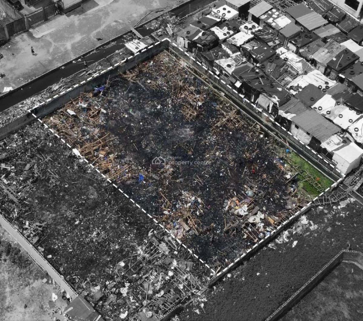 Land Measuring 1,001sqm with Dilapidated Structure, Ologolo, Lekki, Lagos, Mixed-use Land for Sale