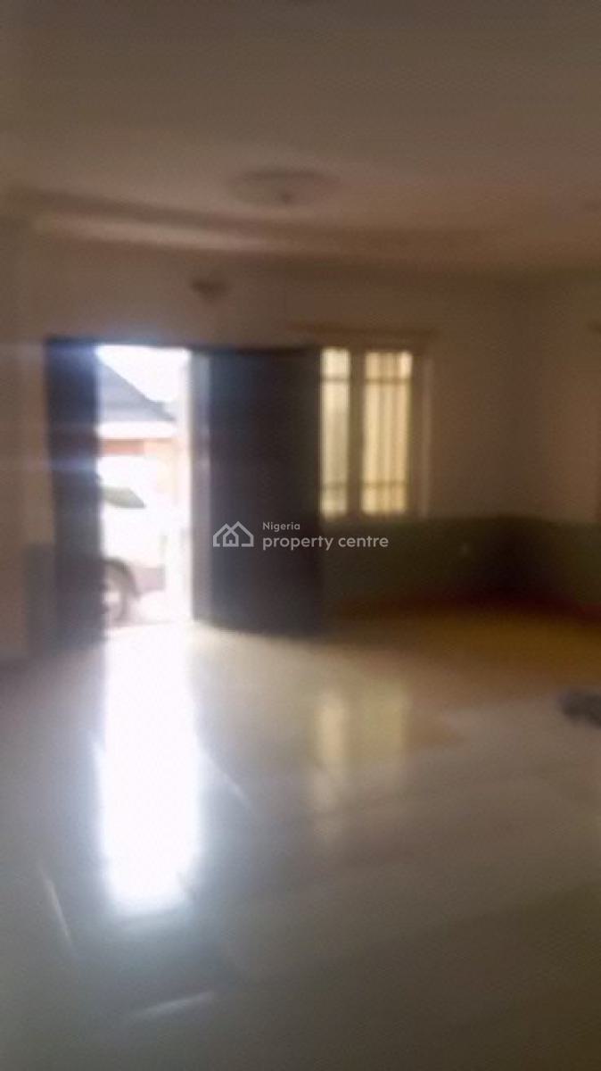 Spacious & Decent 3-bedroom Ground Floor, Shomolu, Lagos, Flat / Apartment for Rent