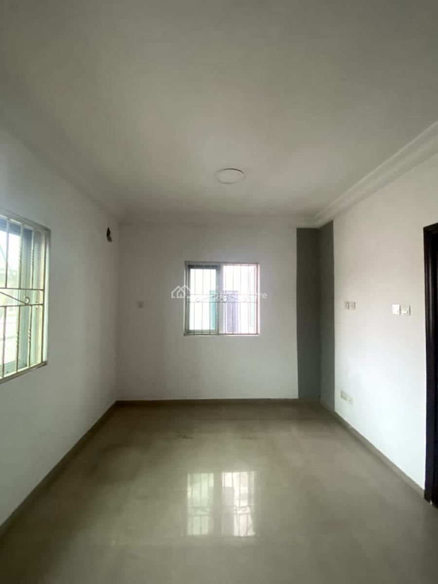 Lovely 2 Bedroom Apartment in a Secure Estate, Lekki Phase 1, Lekki, Lagos, Flat / Apartment for Rent