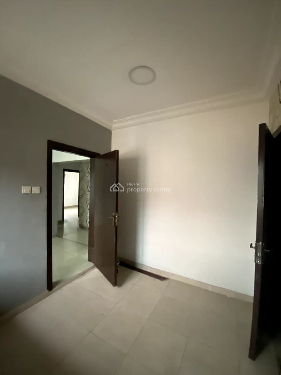 Lovely 2 Bedroom Apartment in a Secure Estate, Lekki Phase 1, Lekki, Lagos, Flat / Apartment for Rent