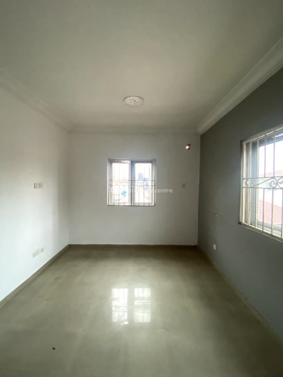 Lovely 2 Bedroom Apartment in a Secure Estate, Lekki Phase 1, Lekki, Lagos, Flat / Apartment for Rent