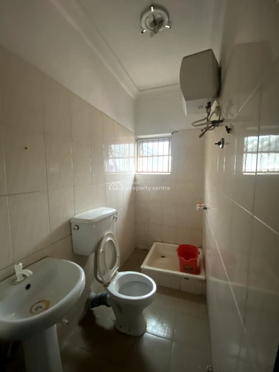 Lovely 2 Bedroom Apartment in a Secure Estate, Lekki Phase 1, Lekki, Lagos, Flat / Apartment for Rent