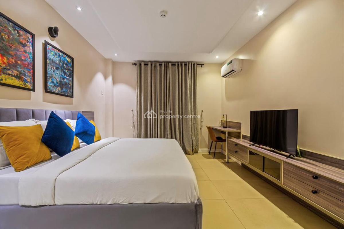 Sophisticated 3 Bedroom Waterfront Apartment Available for December Stay, Lekki Phase 1, Lekki, Lagos, Flat / Apartment Short Let