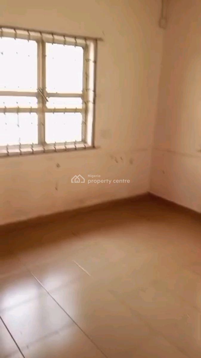 Decent Specious 4 Bedrooms Bungalow Common Compound, Medina Estate, Medina, Gbagada, Lagos, Detached Bungalow for Rent