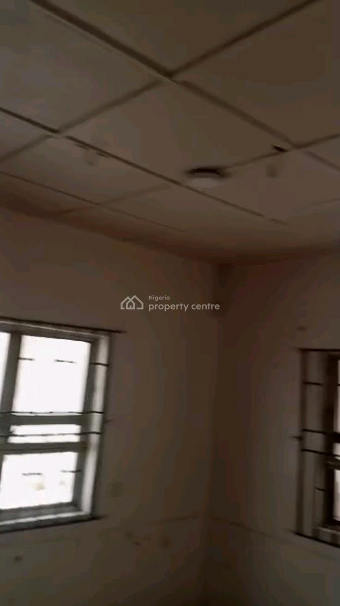 Decent Specious 4 Bedrooms Bungalow Common Compound, Medina Estate, Medina, Gbagada, Lagos, Detached Bungalow for Rent