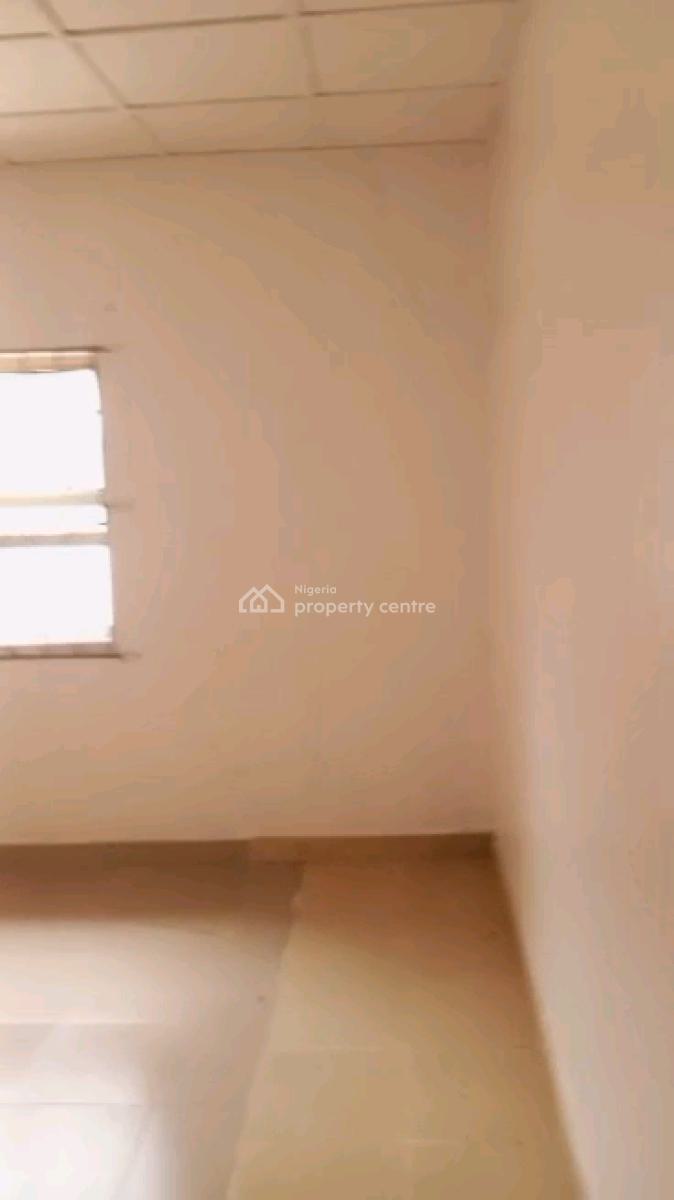 Decent Specious 4 Bedrooms Bungalow Common Compound, Medina Estate, Medina, Gbagada, Lagos, Detached Bungalow for Rent