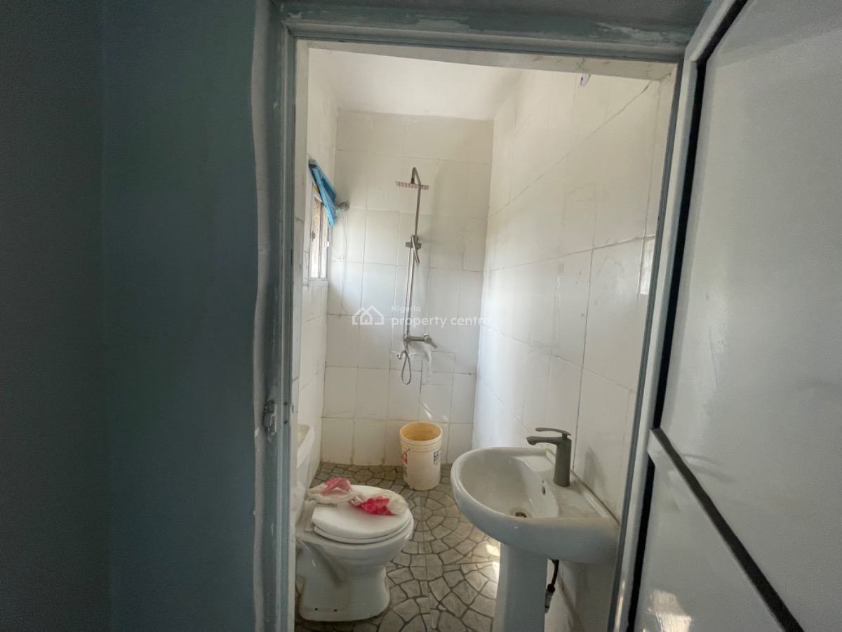 a Well Maintained 3 Bedroom with Spacious Balcony  on 2nd Floor, Badore, Ajah, Lagos, House for Rent