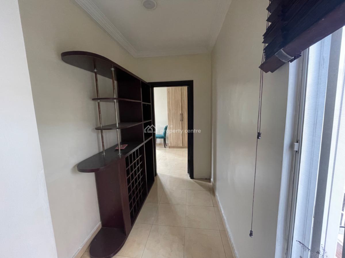 a Nicely Furnished 2 Bedroom on Top Floor, Lekki Phase 1, Lekki, Lagos, Flat / Apartment for Rent
