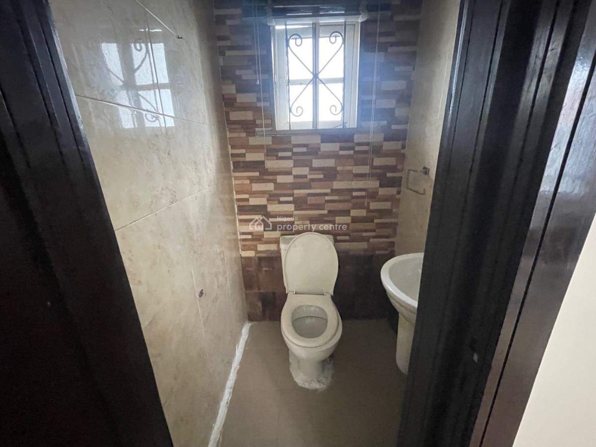 a Nicely Furnished 2 Bedroom on Top Floor, Lekki Phase 1, Lekki, Lagos, Flat / Apartment for Rent