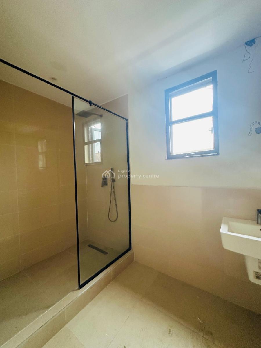 Spaciously Built 2 Bedroom Apartment with Pool, Gym & Elevator, Lekki Phase 1, Lekki, Lagos, Flat / Apartment for Sale