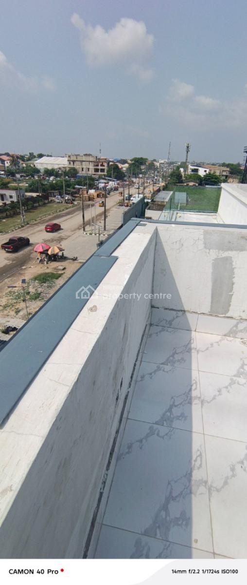 Rooftop Space for Lounge, Ogombo Road By Abraham Adesanya Round About, Ogombo, Ajah, Lagos, Restaurant / Bar for Sale