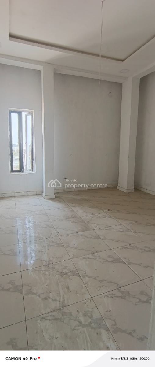 160sqm Space for Restaurants, Facing Ogombo Road, Ajah, Lagos, Restaurant / Bar for Rent