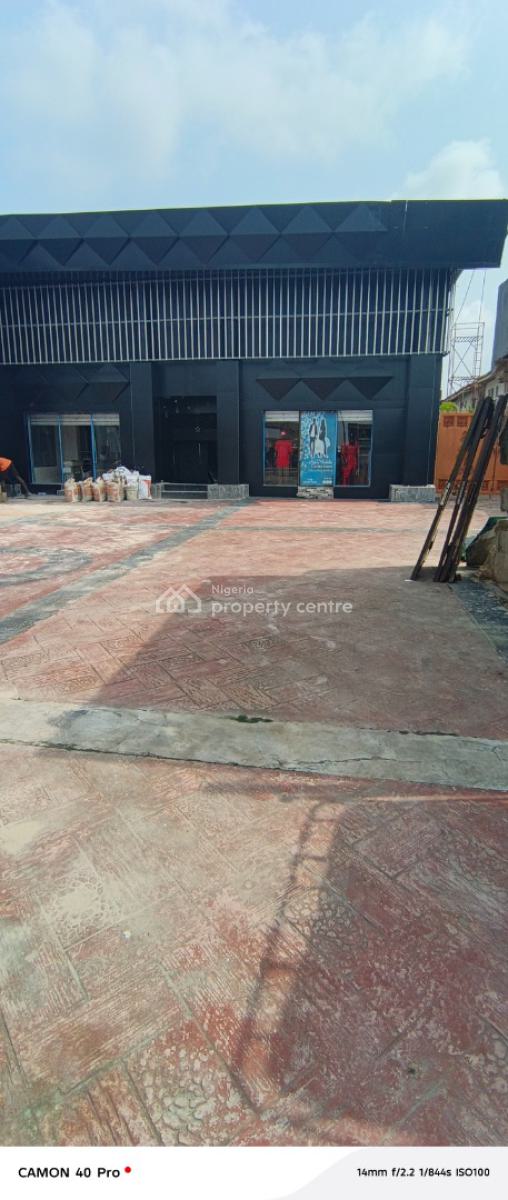 Space for Lounge Facing Ado Road, Ado Road By Ekis Bus Stop, Ajah, Lagos, Restaurant / Bar for Rent