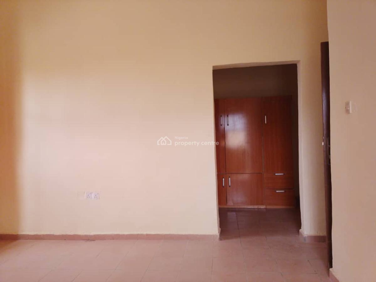 Well Renovated 3 Bedroom Apartment with Bq, Living Faith Church, Katampe, Abuja, Flat / Apartment for Rent
