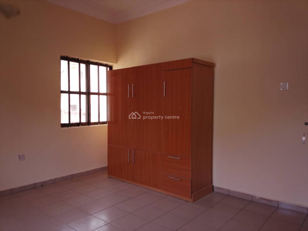 Well Renovated 3 Bedroom Apartment with Bq, Living Faith Church, Katampe, Abuja, Flat / Apartment for Rent