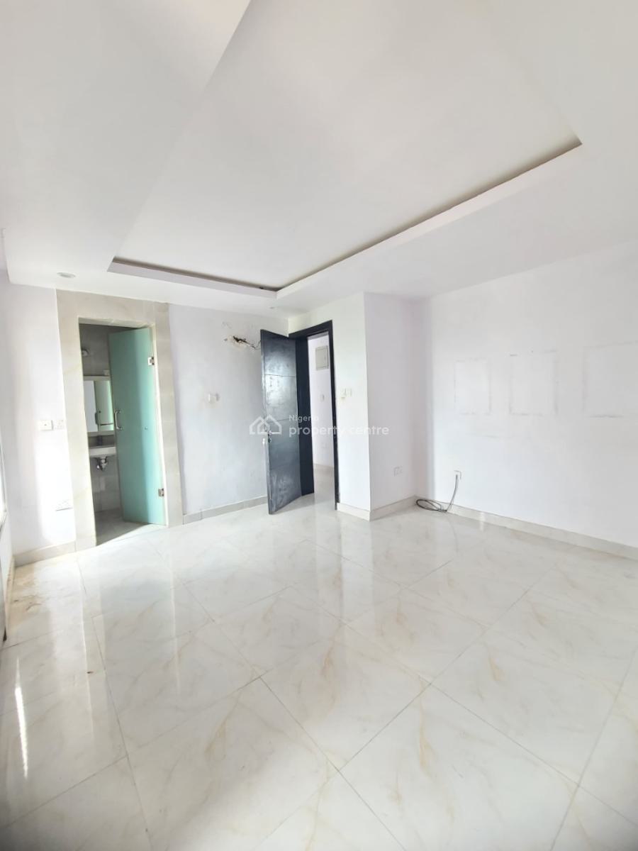 Luxurious and Spacious 3 Bedroom Flat, Emirald Estate/mobile Road, Ajah, Lagos, Flat / Apartment for Rent