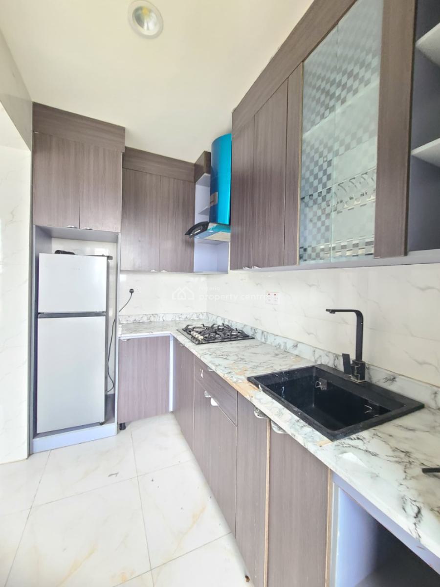 Luxurious and Spacious 3 Bedroom Flat, Emirald Estate/mobile Road, Ajah, Lagos, Flat / Apartment for Rent