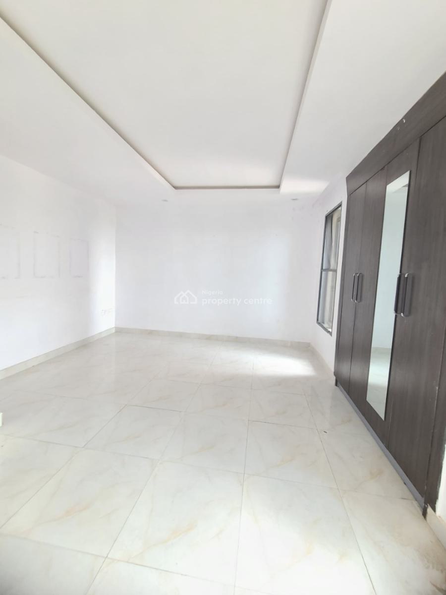 Luxurious and Spacious 3 Bedroom Flat, Emirald Estate/mobile Road, Ajah, Lagos, Flat / Apartment for Rent