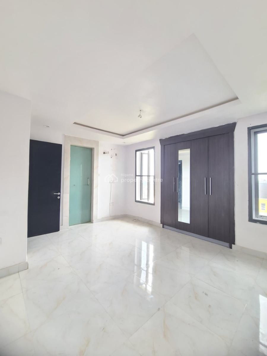 Luxurious and Spacious 3 Bedroom Flat, Emirald Estate/mobile Road, Ajah, Lagos, Flat / Apartment for Rent