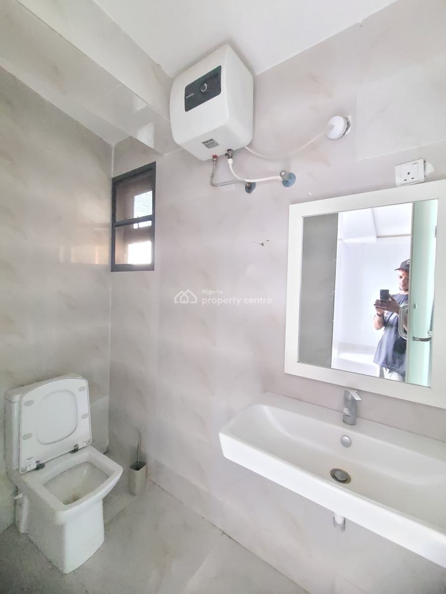 Luxurious and Spacious 3 Bedroom Flat, Emirald Estate/mobile Road, Ajah, Lagos, Flat / Apartment for Rent