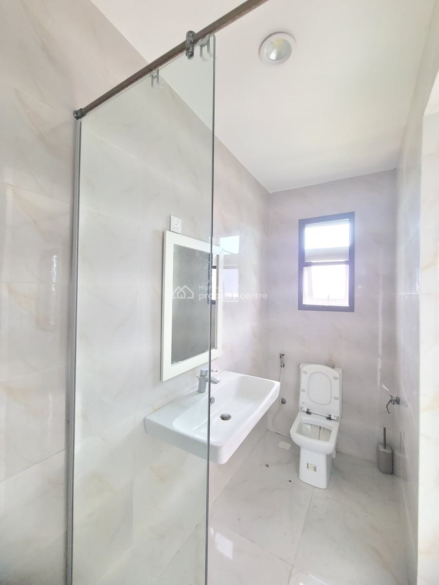 Luxurious and Spacious 3 Bedroom Flat, Emirald Estate/mobile Road, Ajah, Lagos, Flat / Apartment for Rent